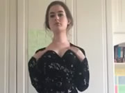 極度清純白虎洋妞自拍脫衣身材真不錯